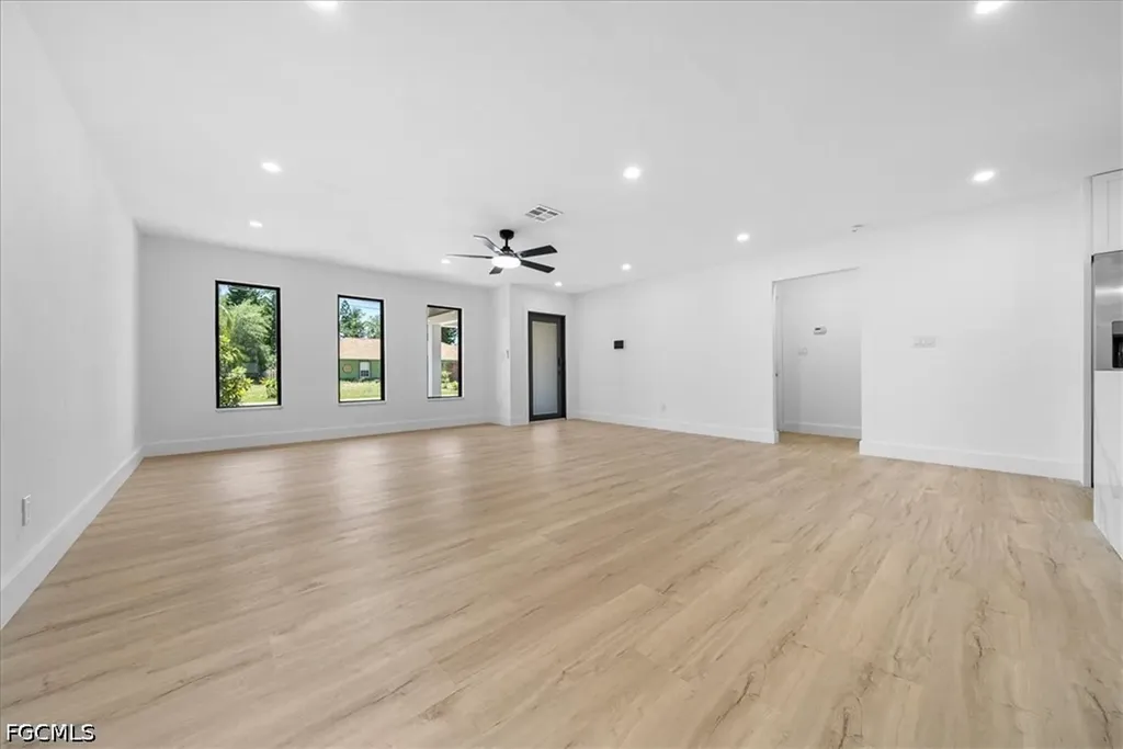 1437 SE 11th Street Cape Coral FL 33990
