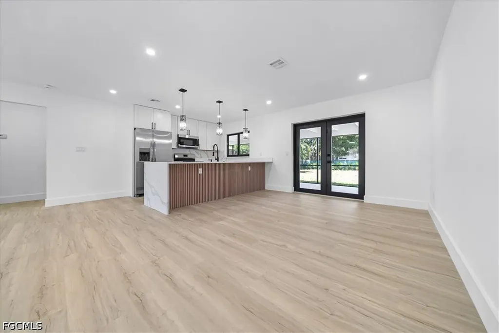 1437 SE 11th Street Cape Coral FL 33990