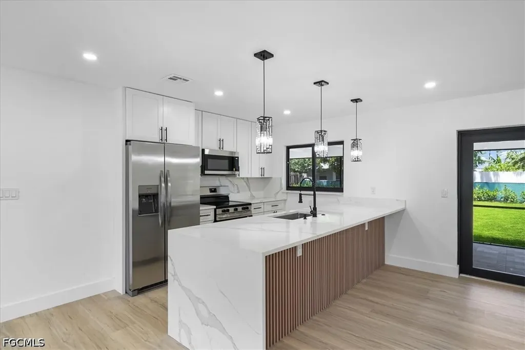 1437 SE 11th Street Cape Coral FL 33990