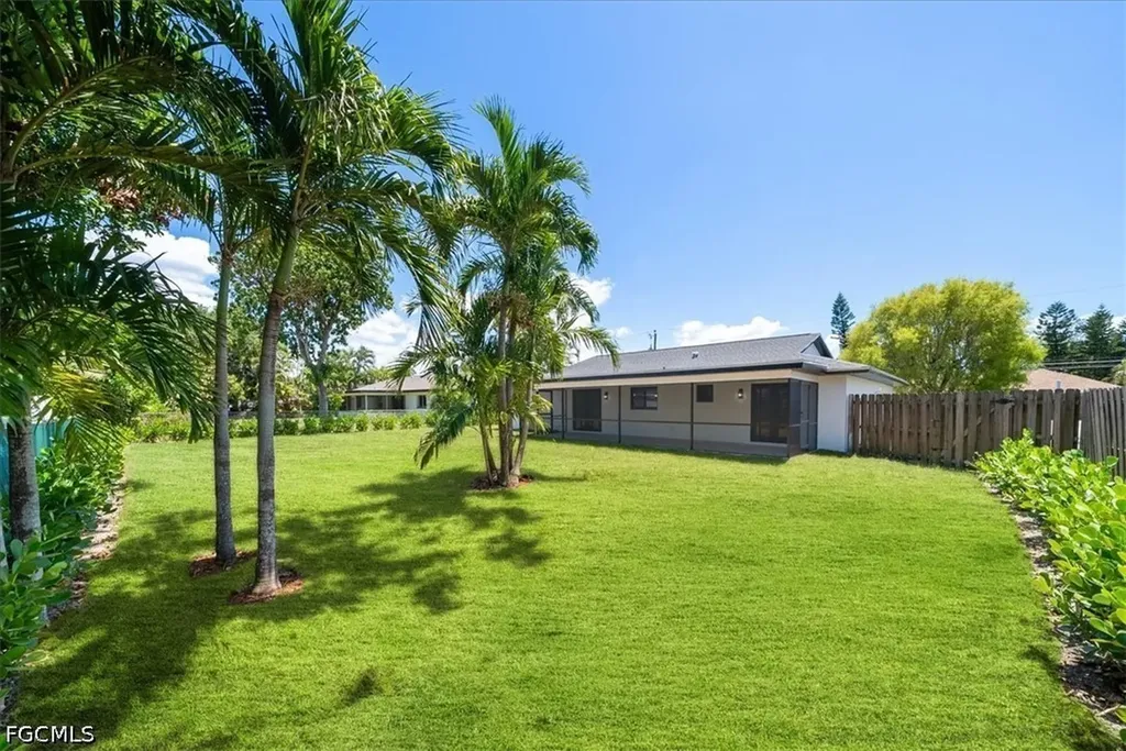 1437 SE 11th Street Cape Coral FL 33990