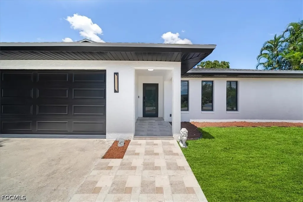 1437 SE 11th Street Cape Coral FL 33990
