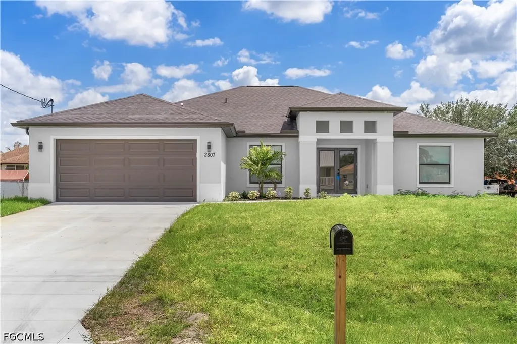 2807 28th Street SW Lehigh Acres FL 33976