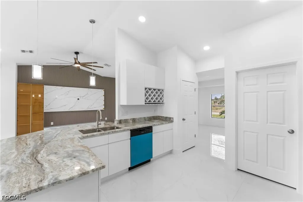 2807 28th Street SW Lehigh Acres FL 33976