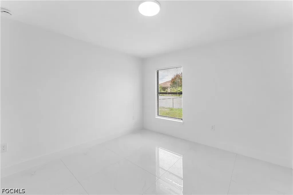 2807 28th Street SW Lehigh Acres FL 33976