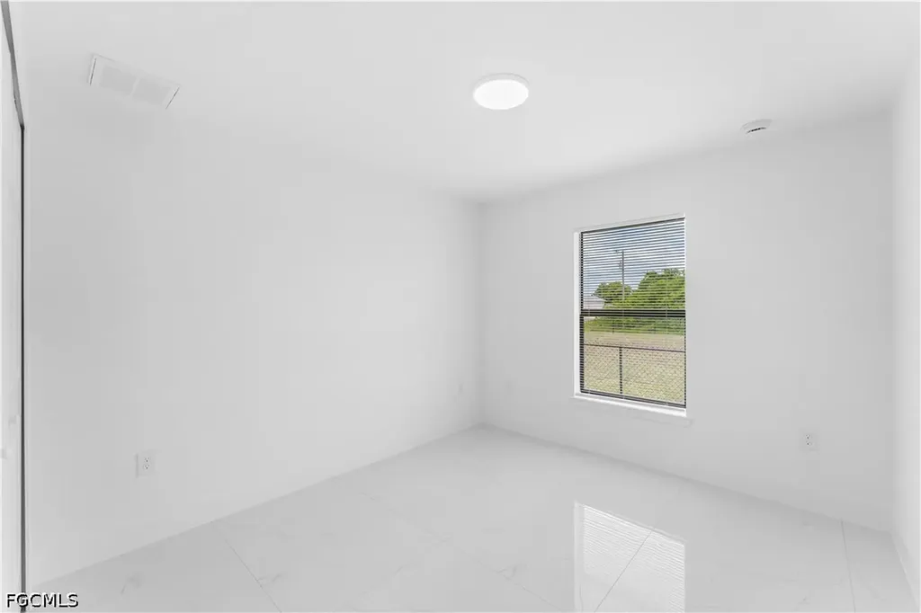 2807 28th Street SW Lehigh Acres FL 33976