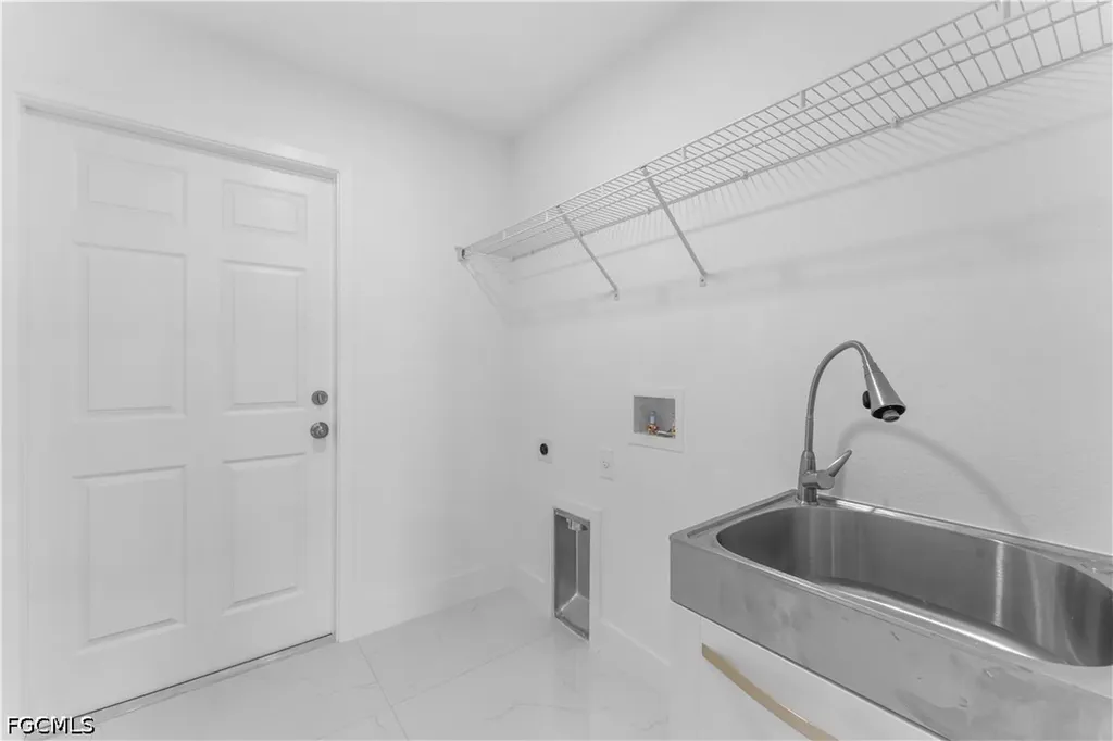 2807 28th Street SW Lehigh Acres FL 33976