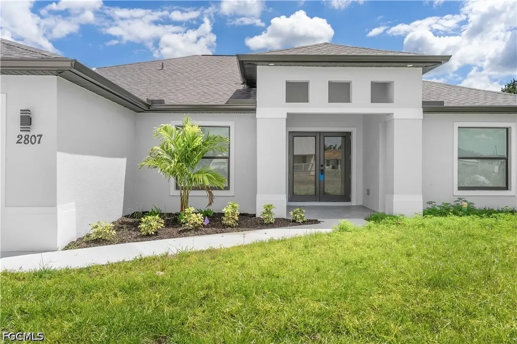 2807 28th Street SW Lehigh Acres FL 33976