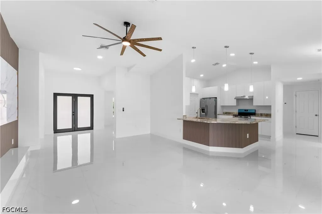 2807 28th Street SW Lehigh Acres FL 33976