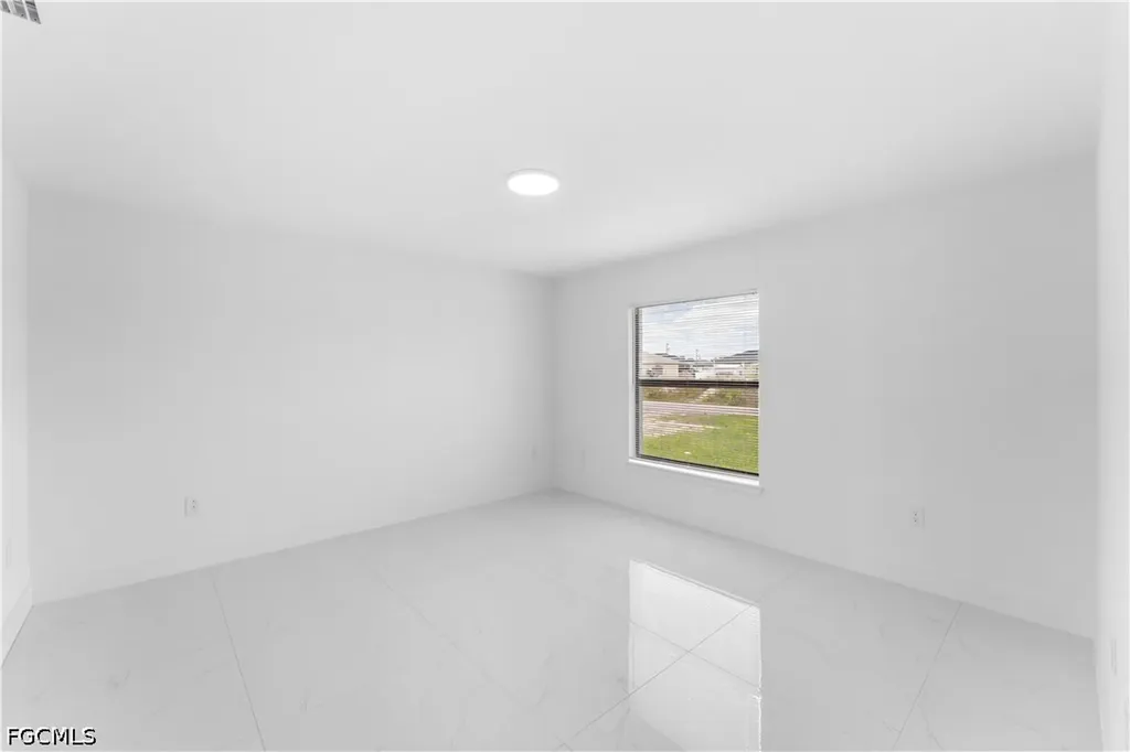 2807 28th Street SW Lehigh Acres FL 33976