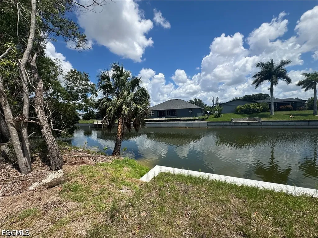 305 SE 2nd Street Cape Coral FL 33990