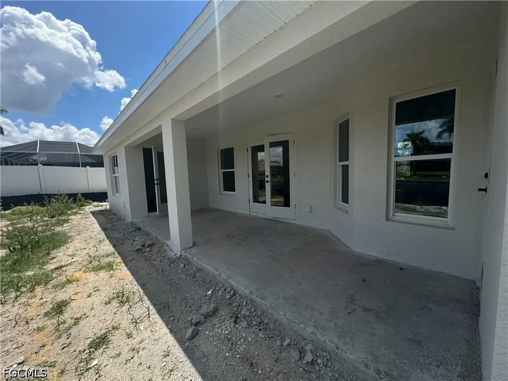 305 SE 2nd Street Cape Coral FL 33990