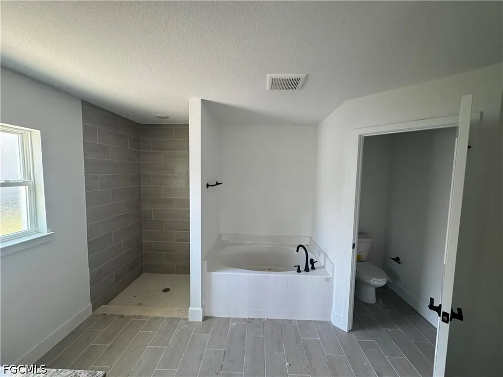 305 SE 2nd Street Cape Coral FL 33990