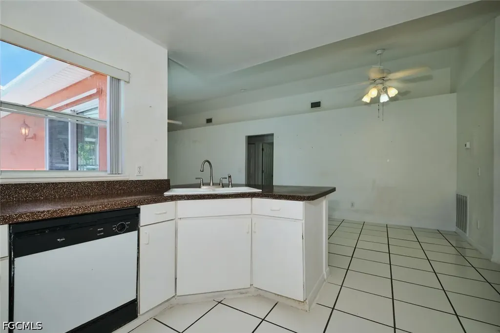 2813 SW 43rd Street Cape Coral FL 33914