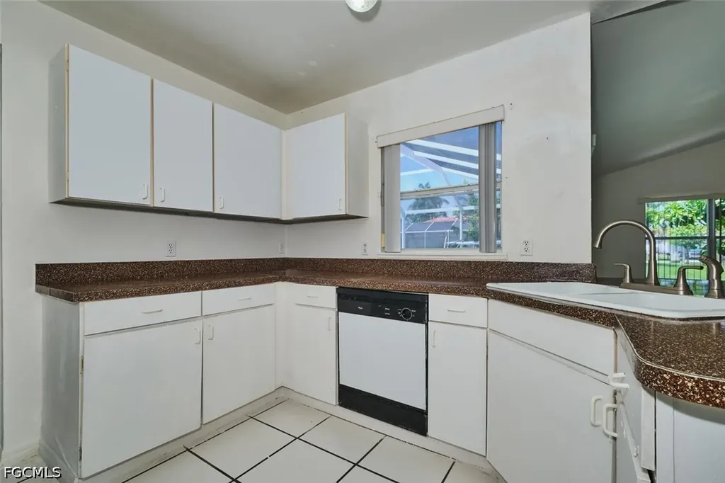 2813 SW 43rd Street Cape Coral FL 33914