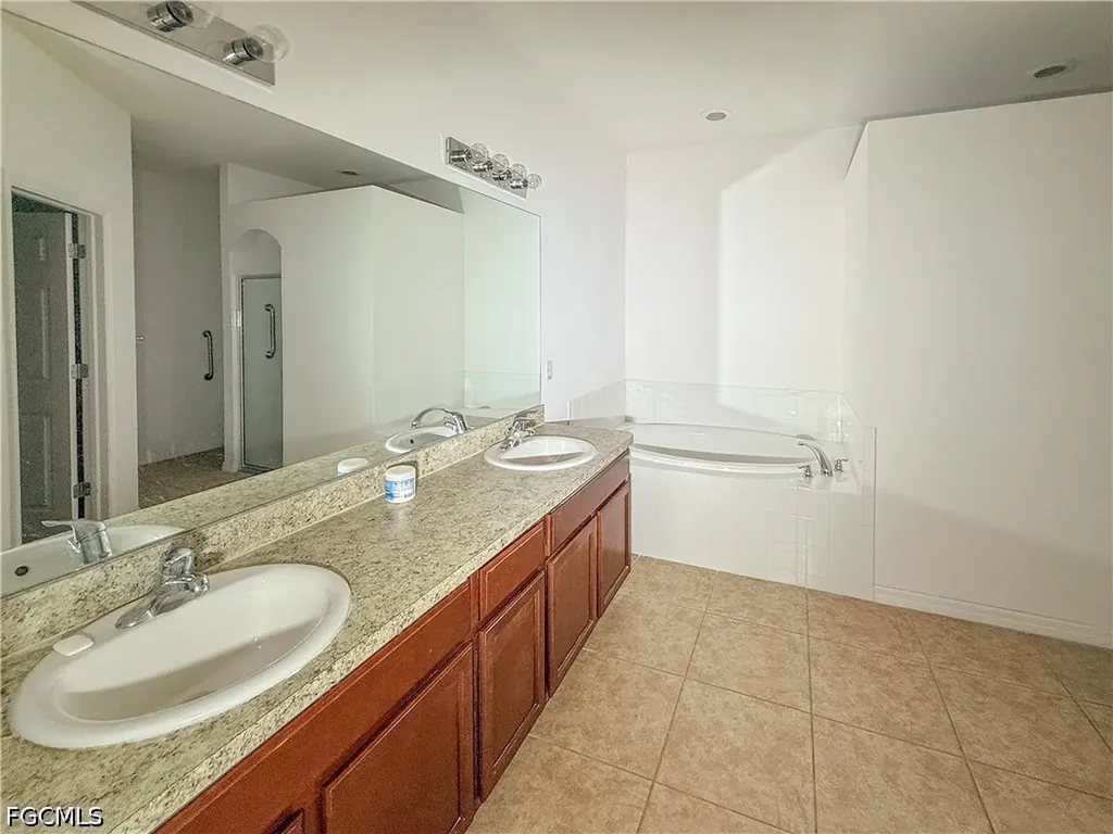 1121 SW 25th Street Cape Coral FL 33914