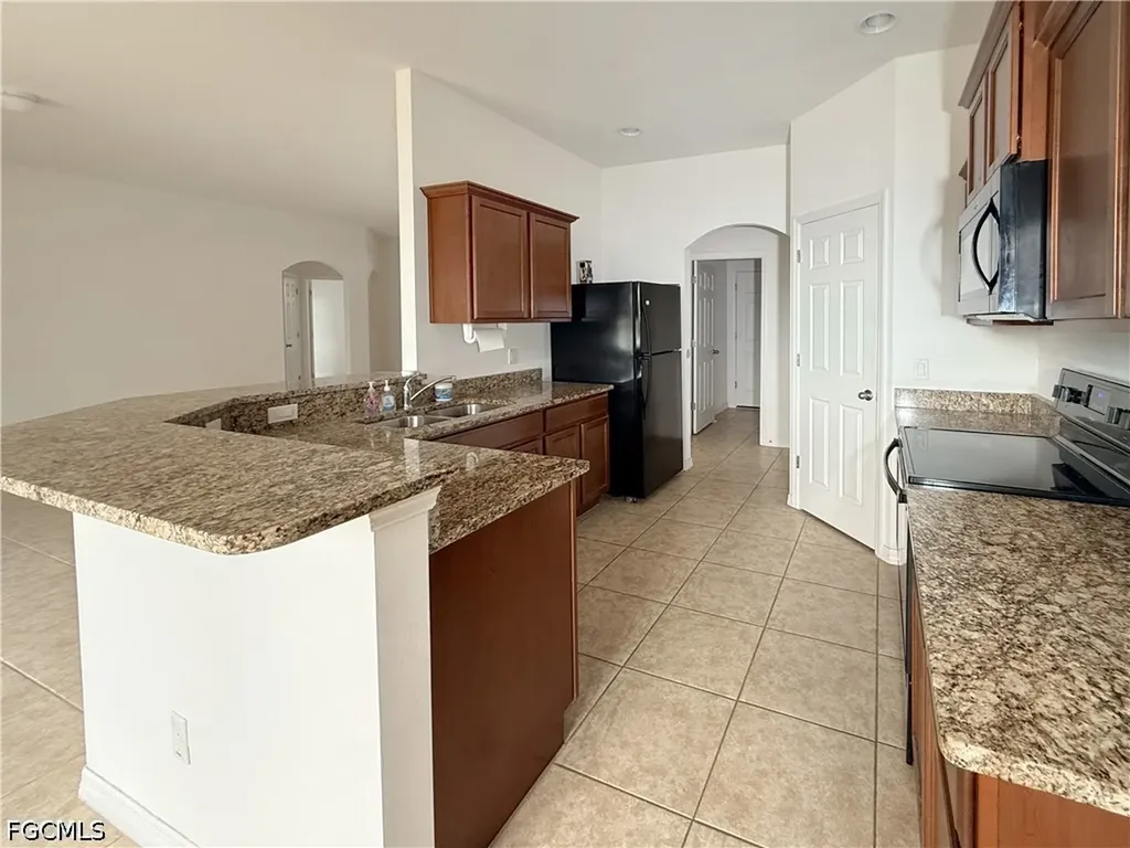 1121 SW 25th Street Cape Coral FL 33914