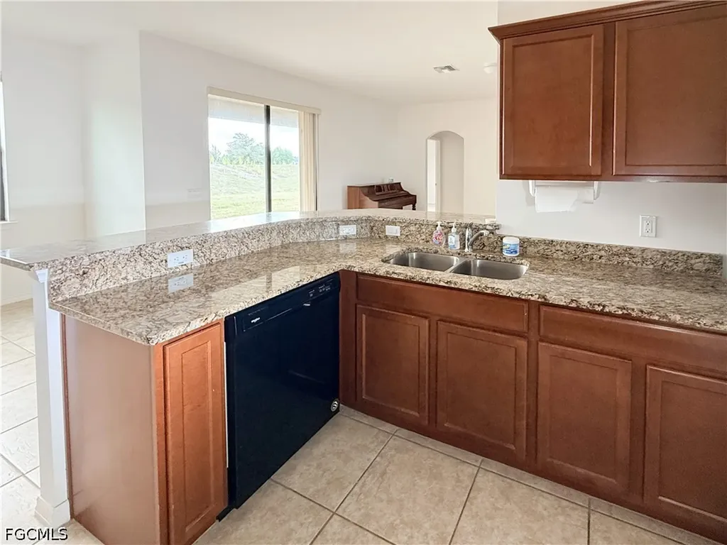 1121 SW 25th Street Cape Coral FL 33914