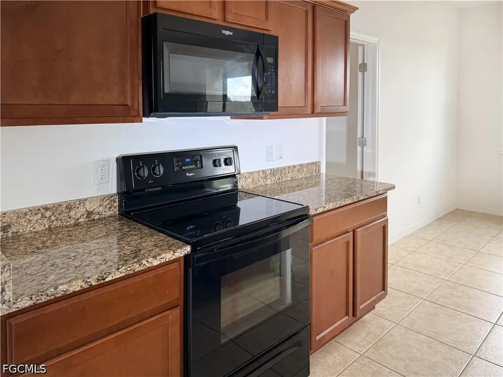 1121 SW 25th Street Cape Coral FL 33914