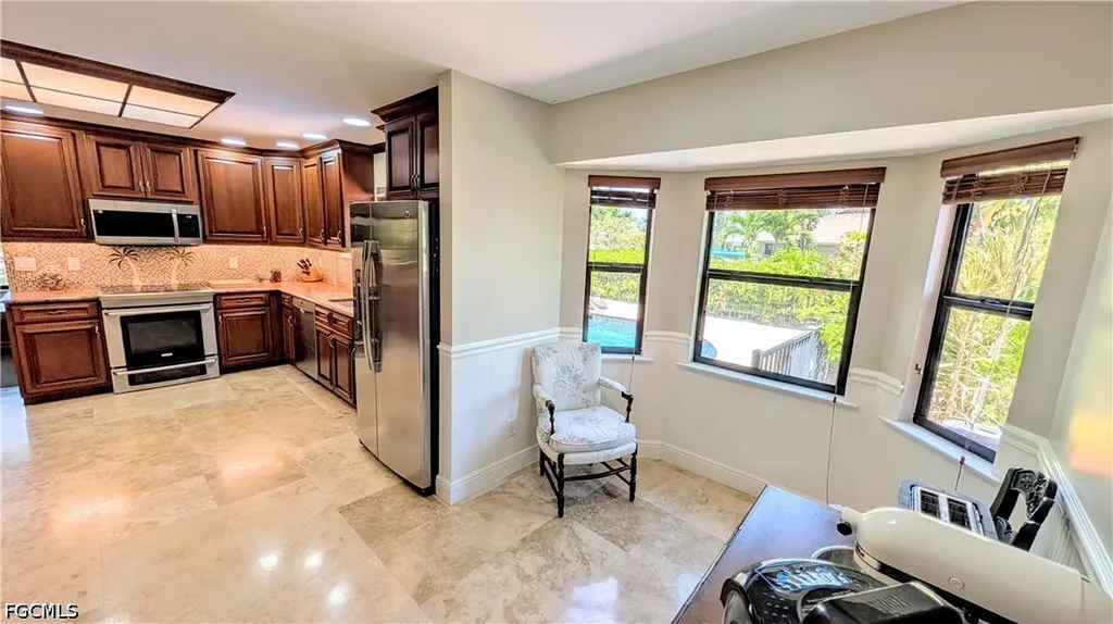 1422 SW 4th Avenue Cape Coral FL 33991