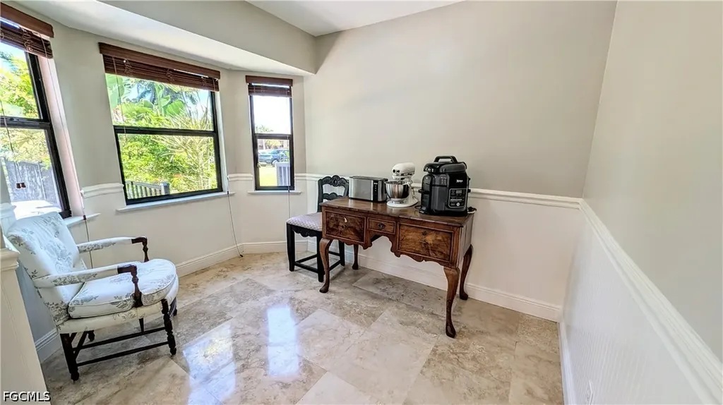 1422 SW 4th Avenue Cape Coral FL 33991