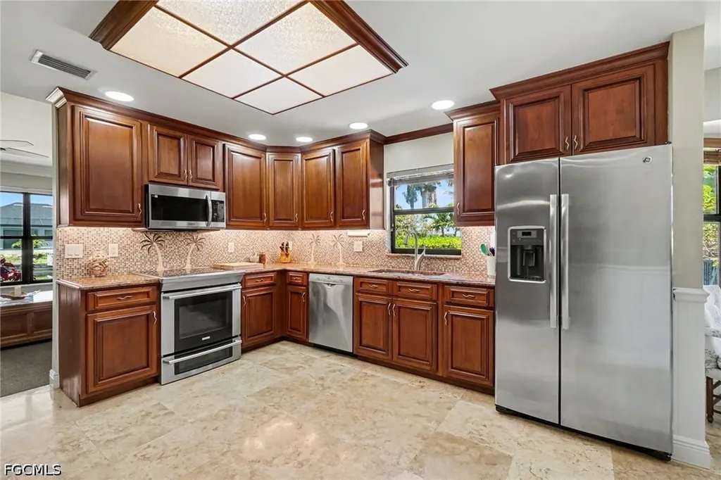 1422 SW 4th Avenue Cape Coral FL 33991