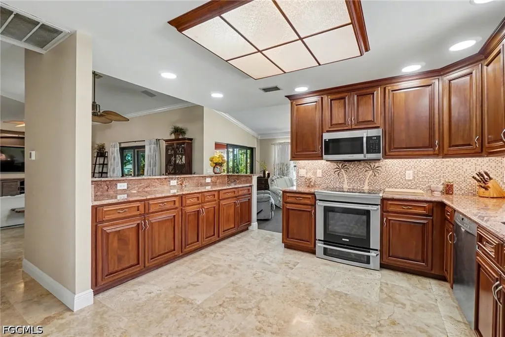 1422 SW 4th Avenue Cape Coral FL 33991
