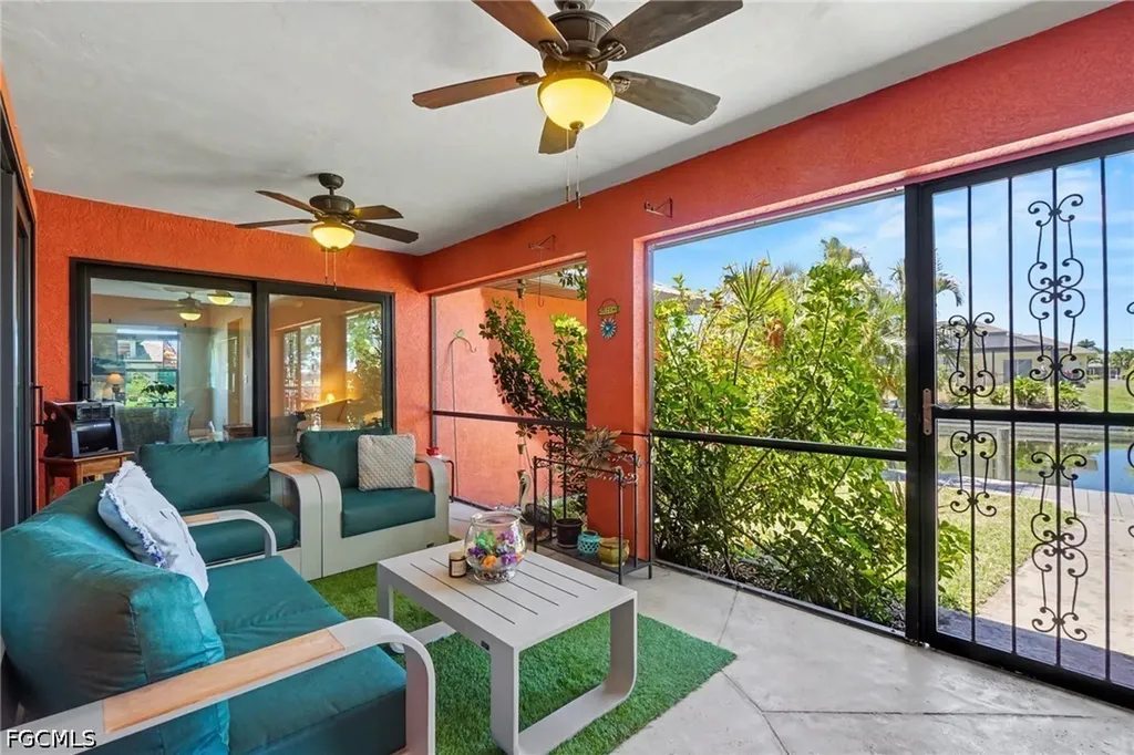 1422 SW 4th Avenue Cape Coral FL 33991
