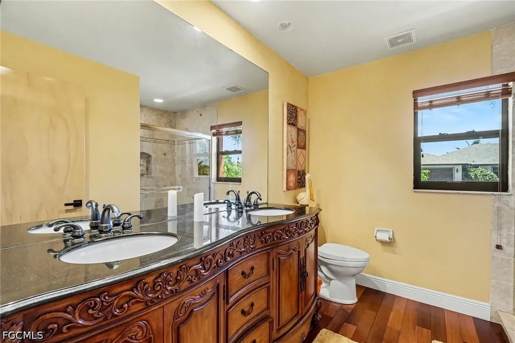 1422 SW 4th Avenue Cape Coral FL 33991