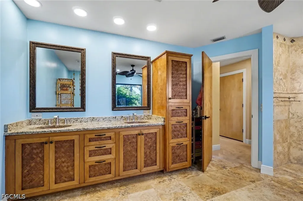 1422 SW 4th Avenue Cape Coral FL 33991