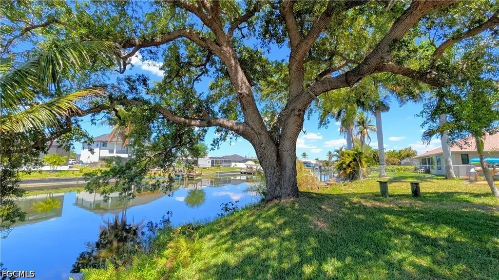 1422 SW 4th Avenue Cape Coral FL 33991