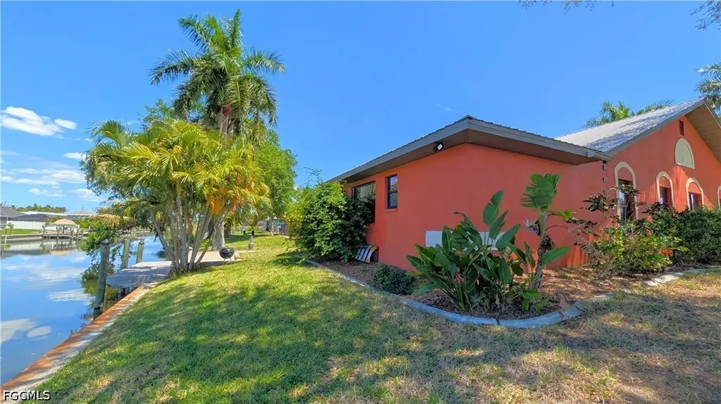 1422 SW 4th Avenue Cape Coral FL 33991