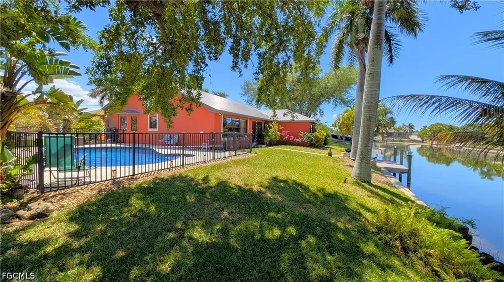 1422 SW 4th Avenue Cape Coral FL 33991