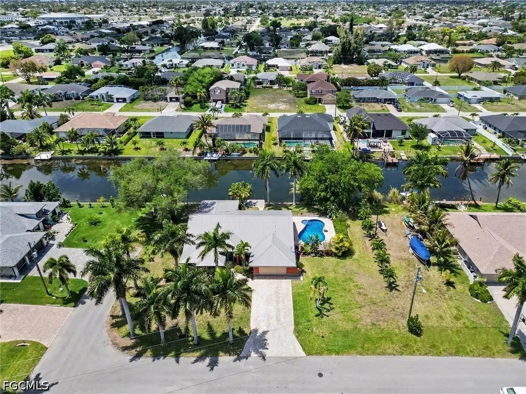 1422 SW 4th Avenue Cape Coral FL 33991