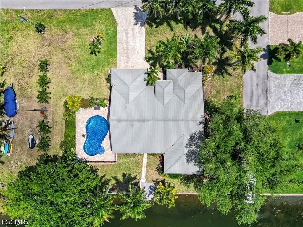 1422 SW 4th Avenue Cape Coral FL 33991