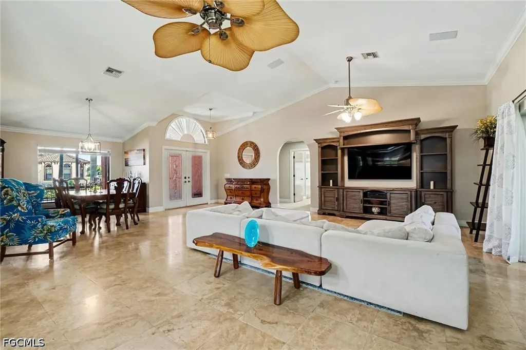 1422 SW 4th Avenue Cape Coral FL 33991