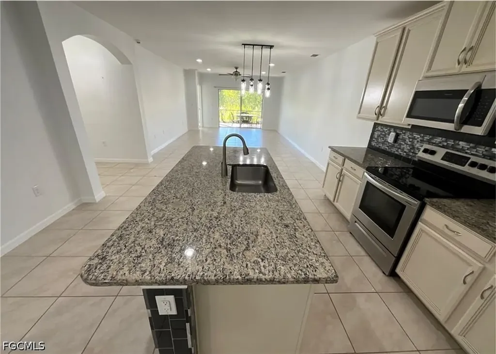 4369 Dutchess Park Road Fort Myers FL 33916