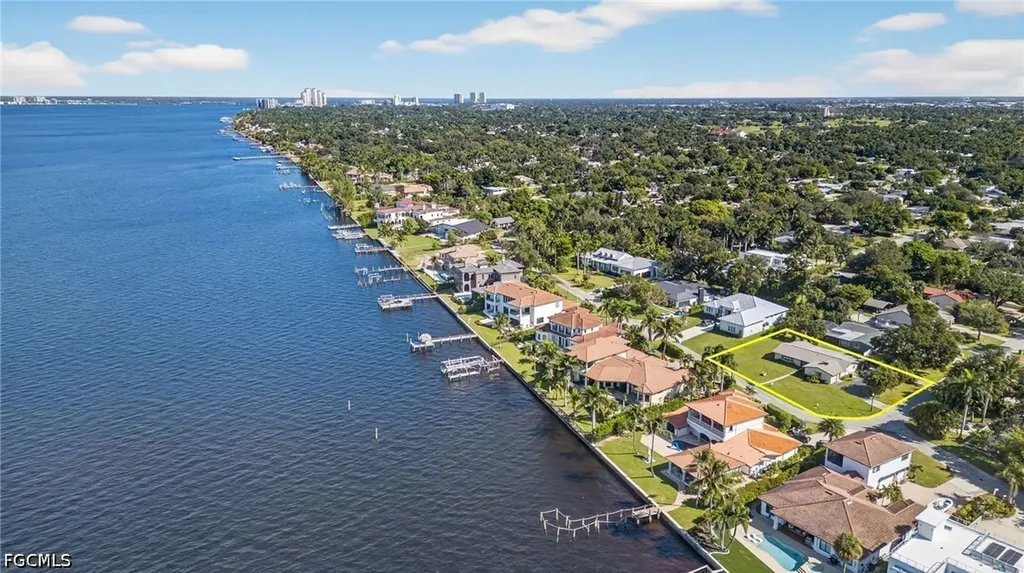 3965 W Riverside Drive Fort Myers FL 33901
