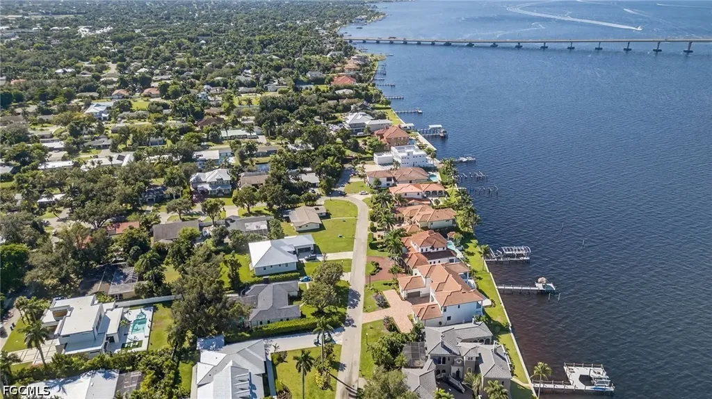 3965 W Riverside Drive Fort Myers FL 33901