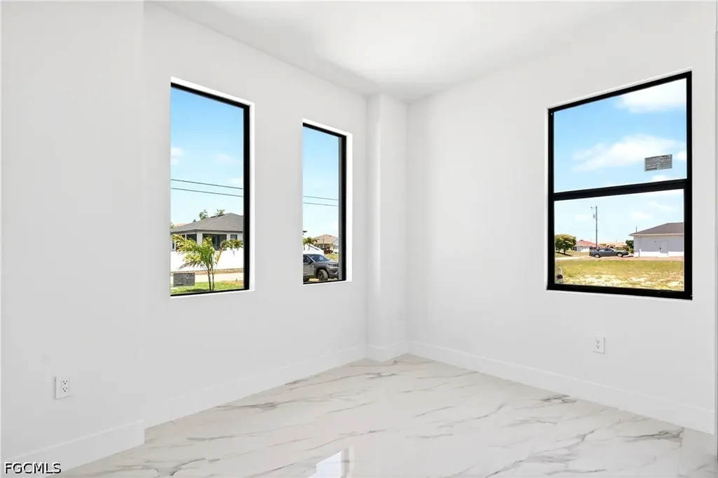 331 NE 15th Street Cape Coral FL 33909