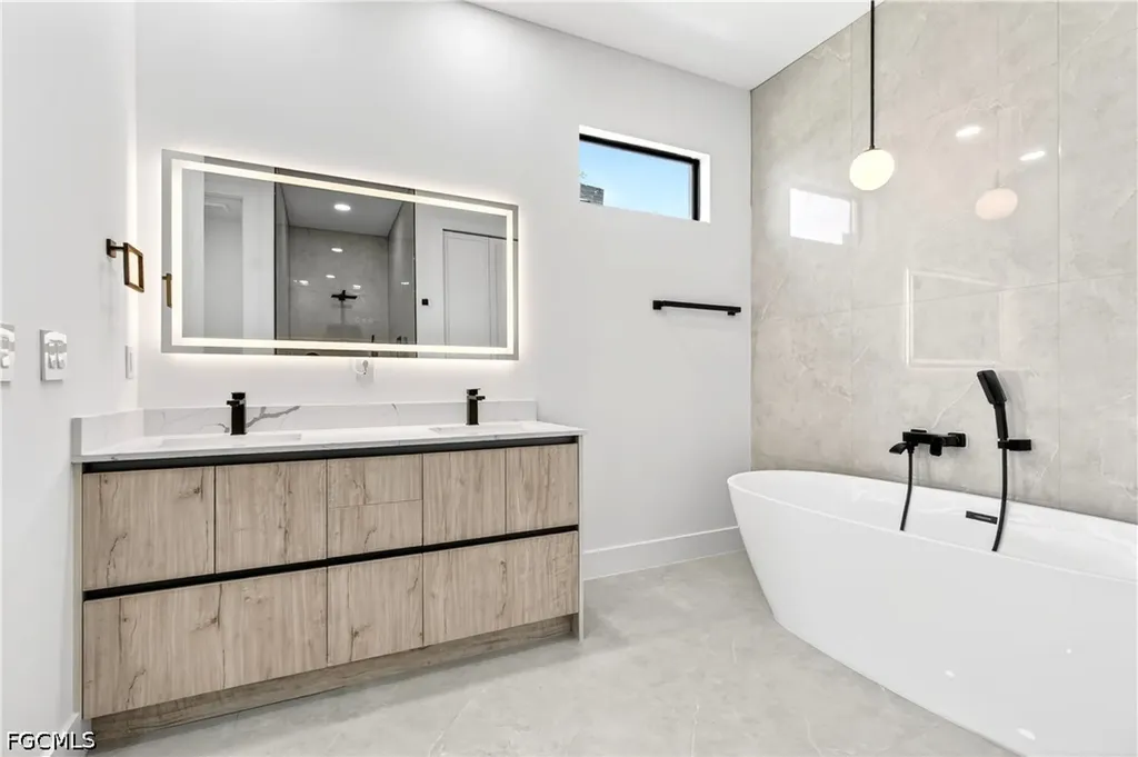 331 NE 15th Street Cape Coral FL 33909