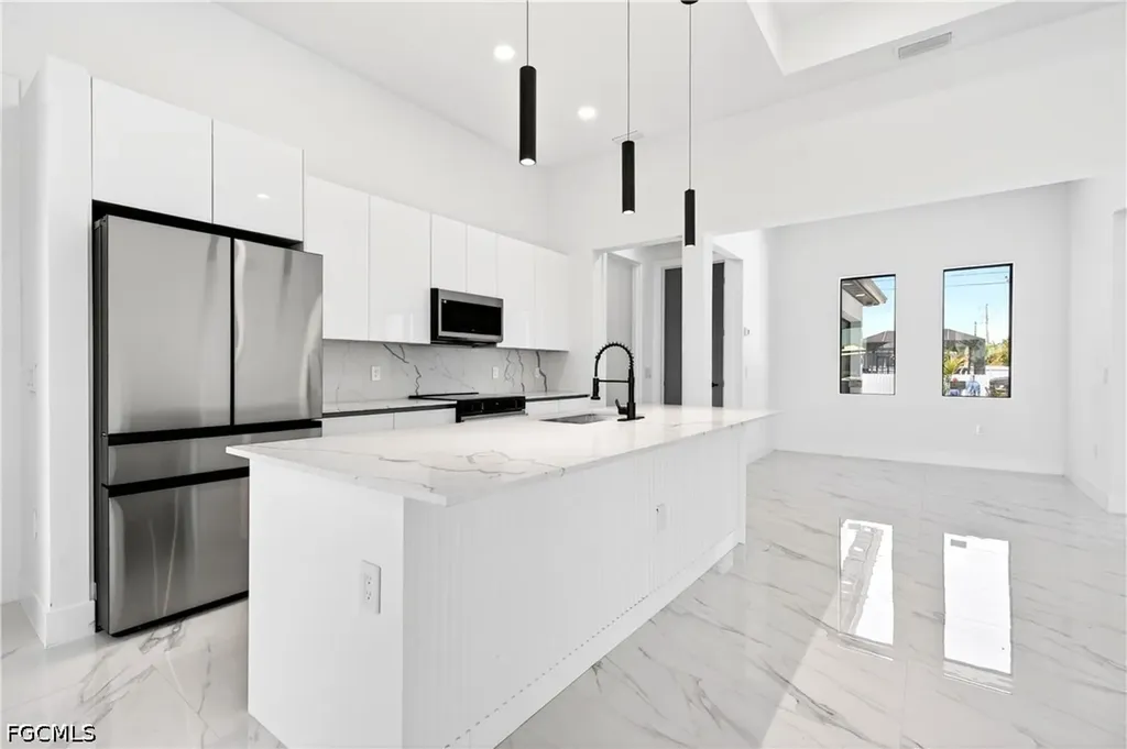 331 NE 15th Street Cape Coral FL 33909