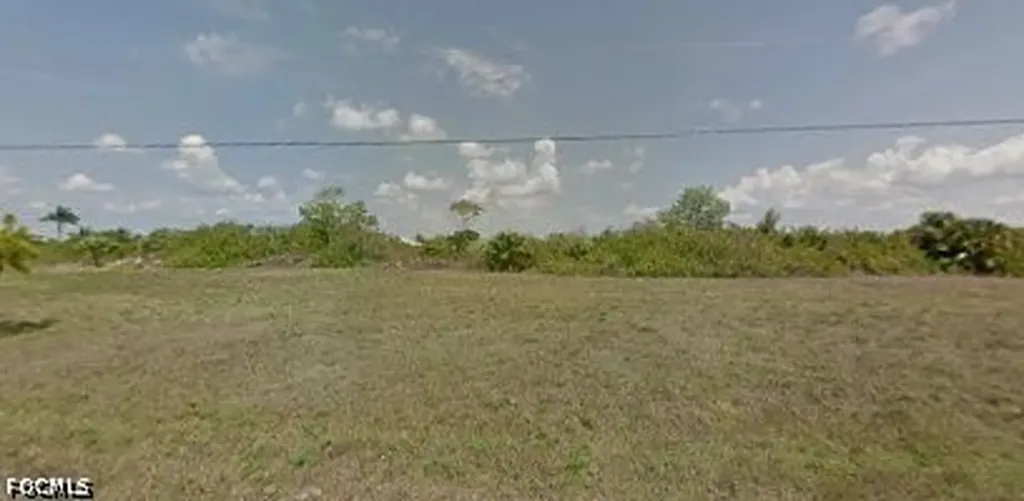 2047 NE 17th Terrace Cape Coral FL 33909