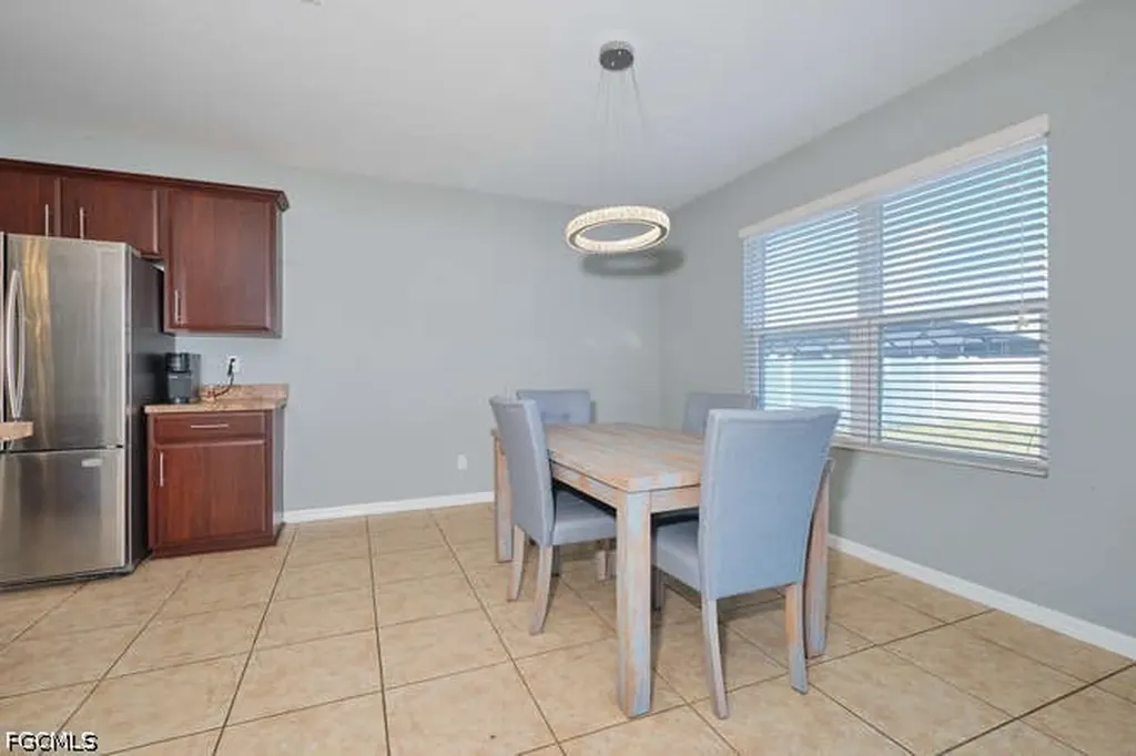 135 SW 31st Street Cape Coral FL 33914