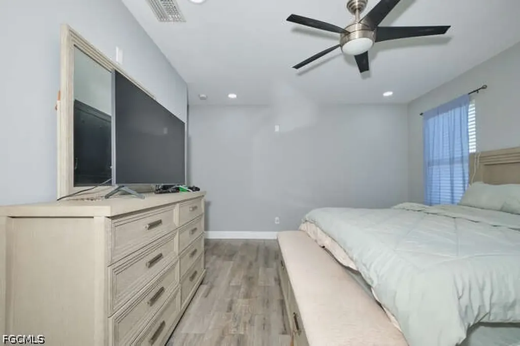 135 SW 31st Street Cape Coral FL 33914