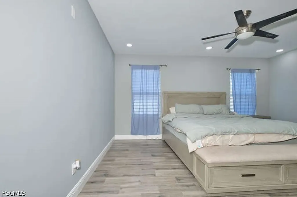 135 SW 31st Street Cape Coral FL 33914