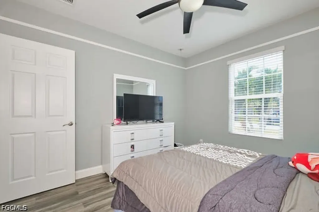 135 SW 31st Street Cape Coral FL 33914