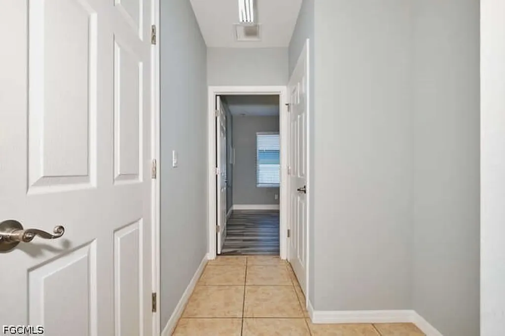 135 SW 31st Street Cape Coral FL 33914