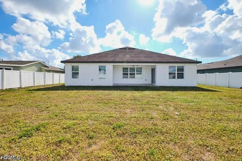 135 SW 31st Street Cape Coral FL 33914