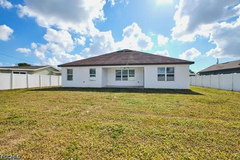 135 SW 31st Street Cape Coral FL 33914