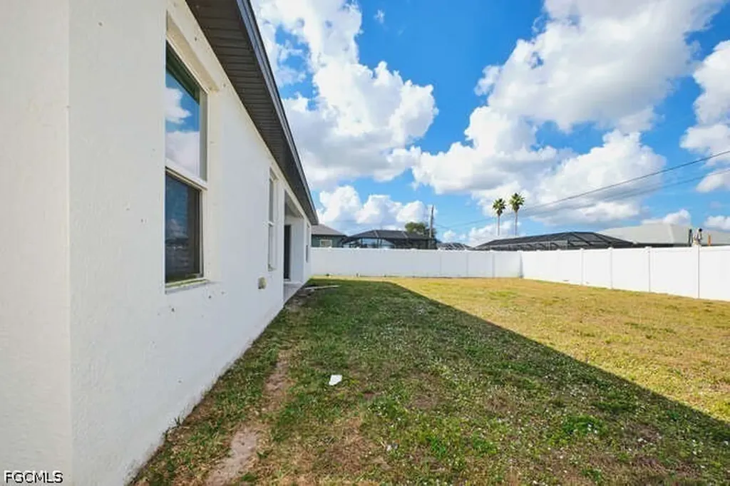 135 SW 31st Street Cape Coral FL 33914